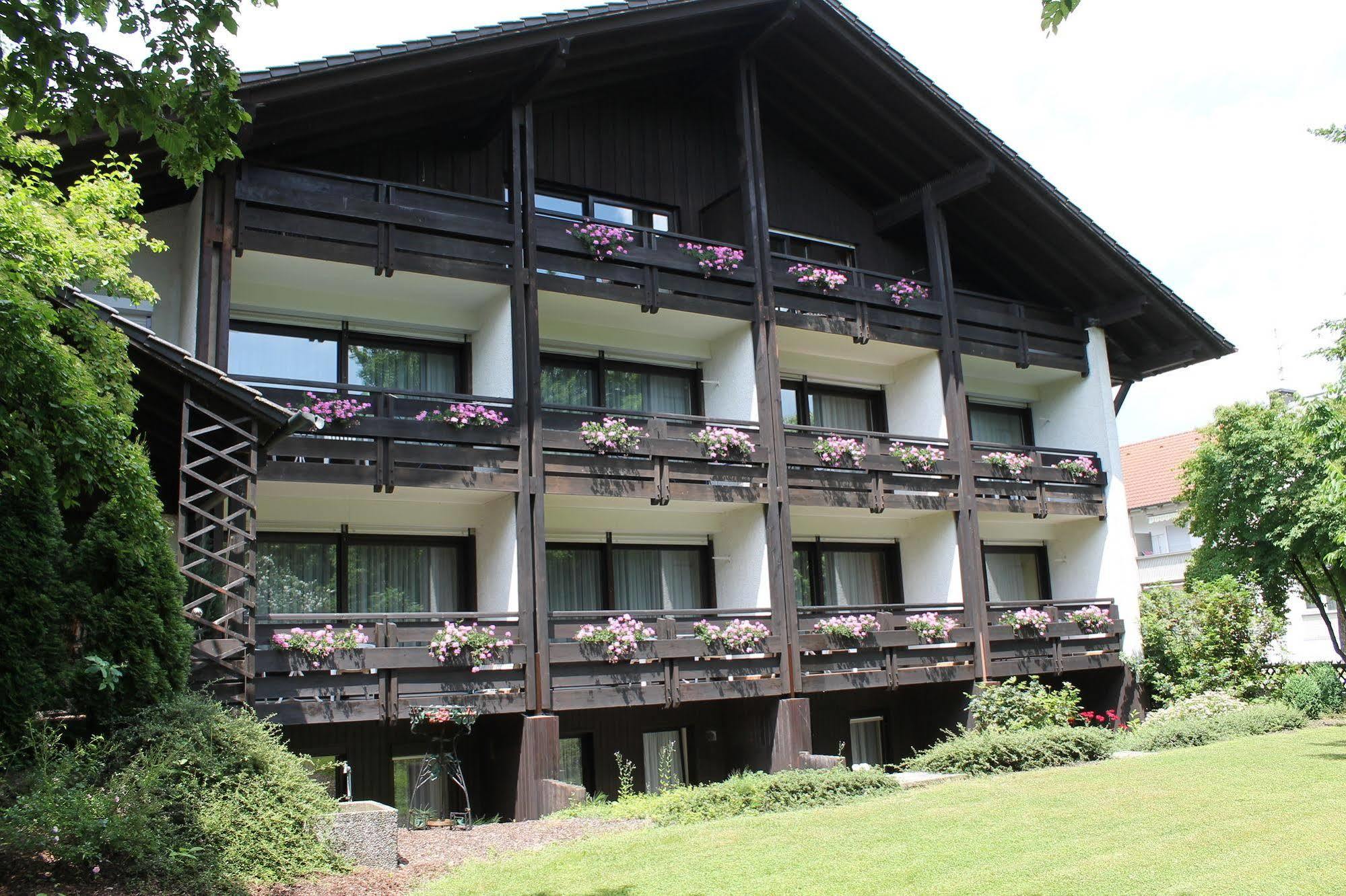 Hotel Garni Bellevue 2*